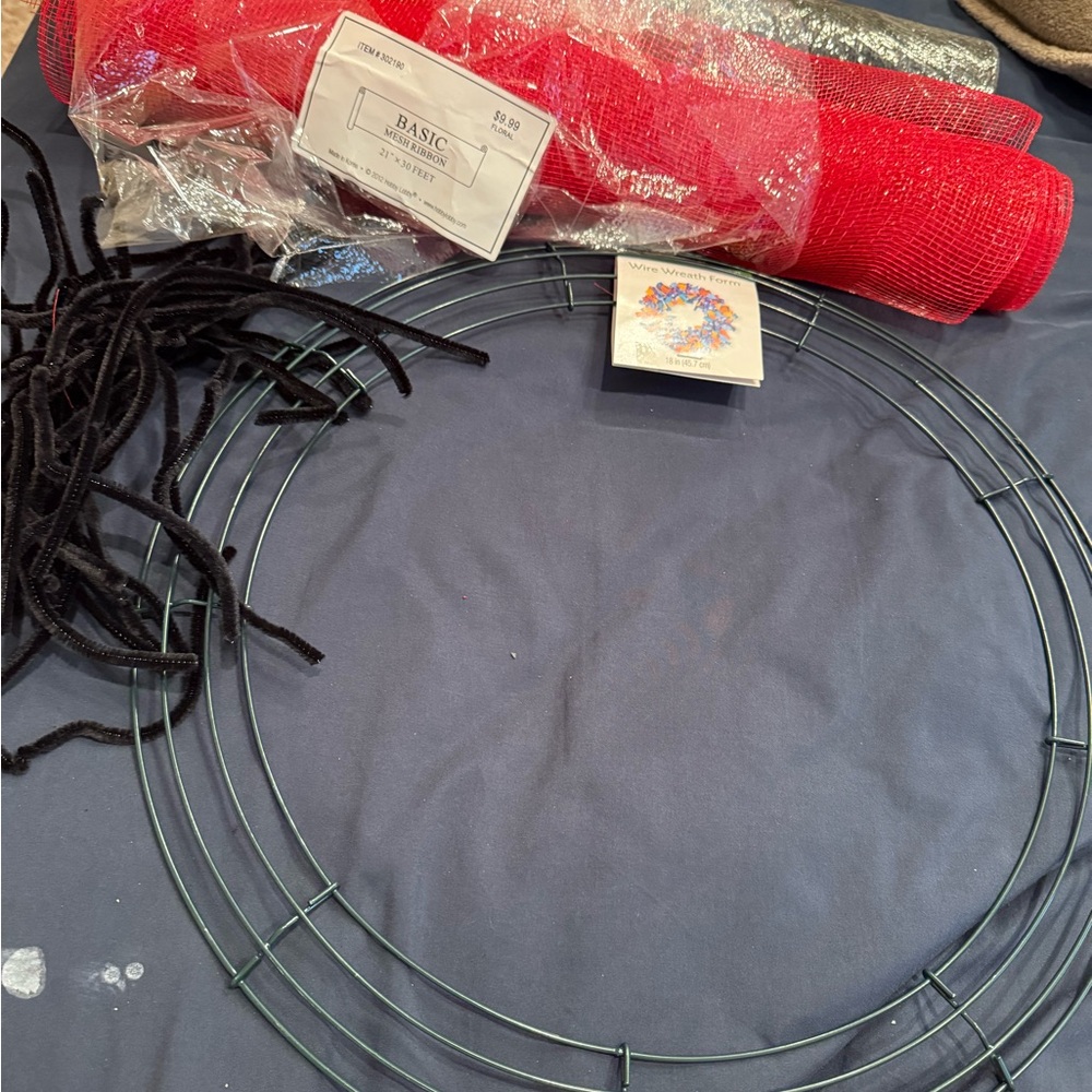 Holiday Wreath Making Kit with Red Mesh